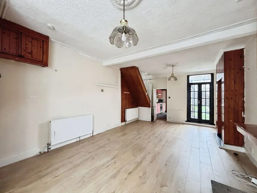2 bed house for sale — Olive Road, London, E13