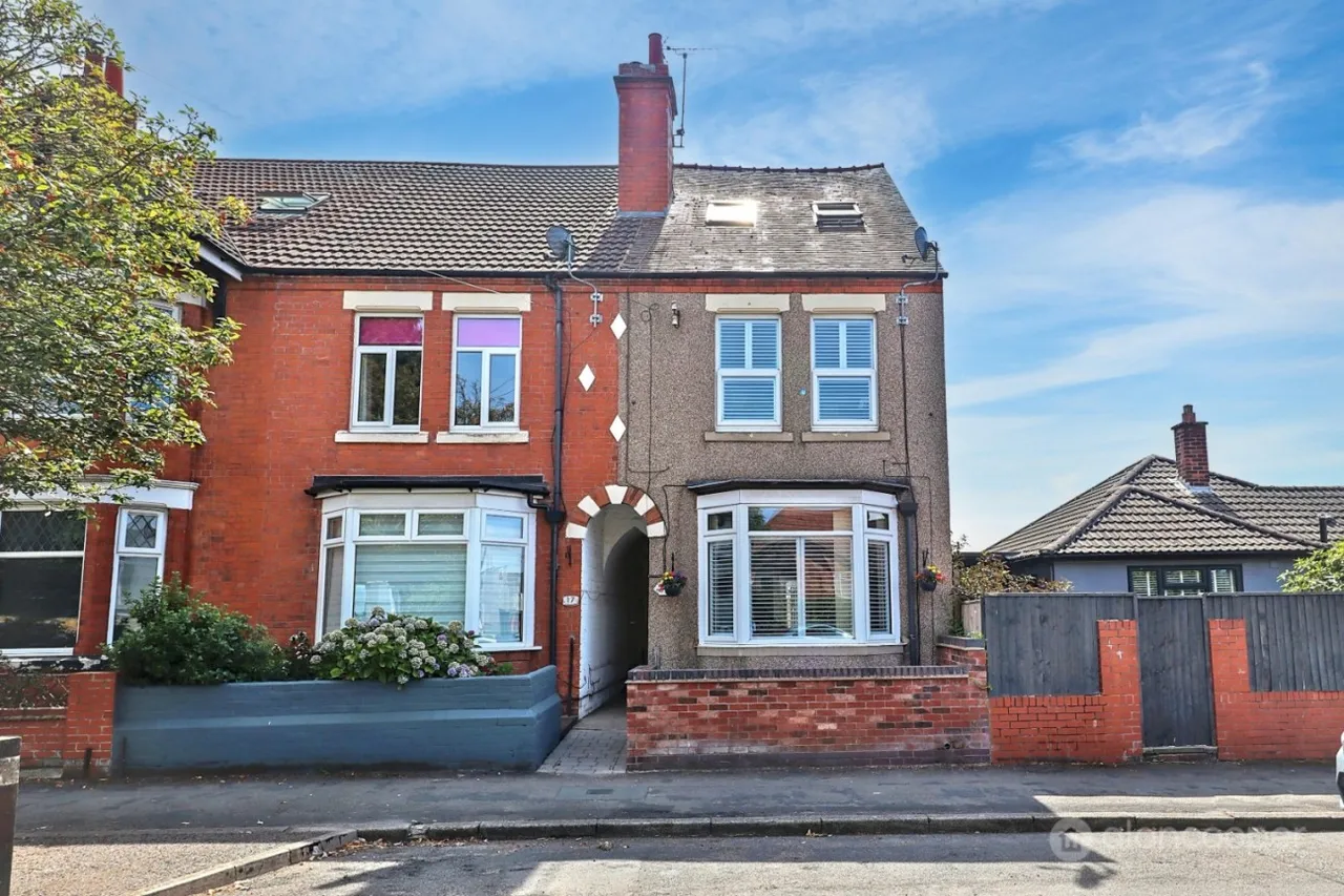 4 bed house for sale, Lutterworth Road, Nuneaton, CV11