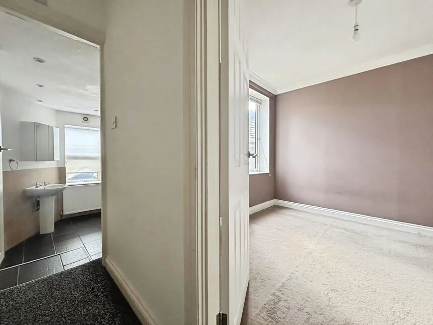 Desford Road, London, E16, photo 5