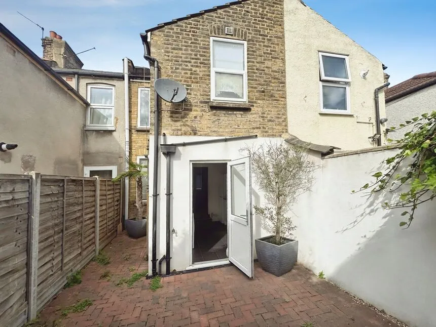 Desford Road, London, E16, photo 11