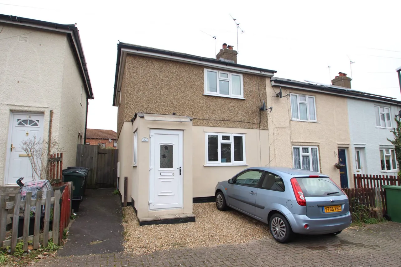 2 bed house for sale — Laurel Close, Dartford