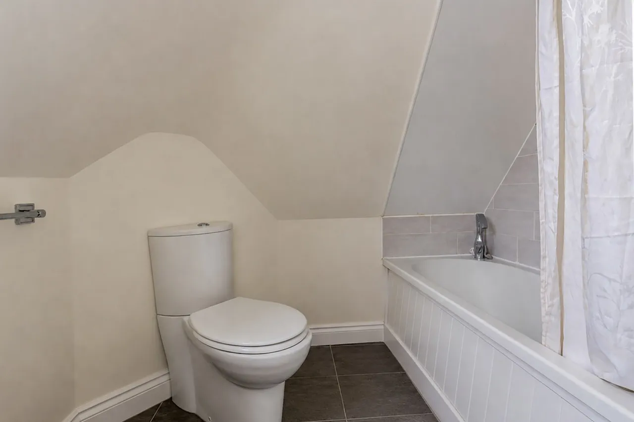 St Albans Crescent, Bournemouth, photo 11