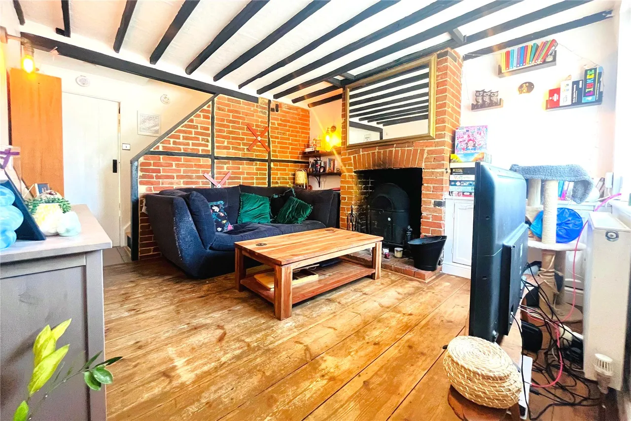 Upper Hale Road, Farnham, Surrey, GU9 0NS, photo 3