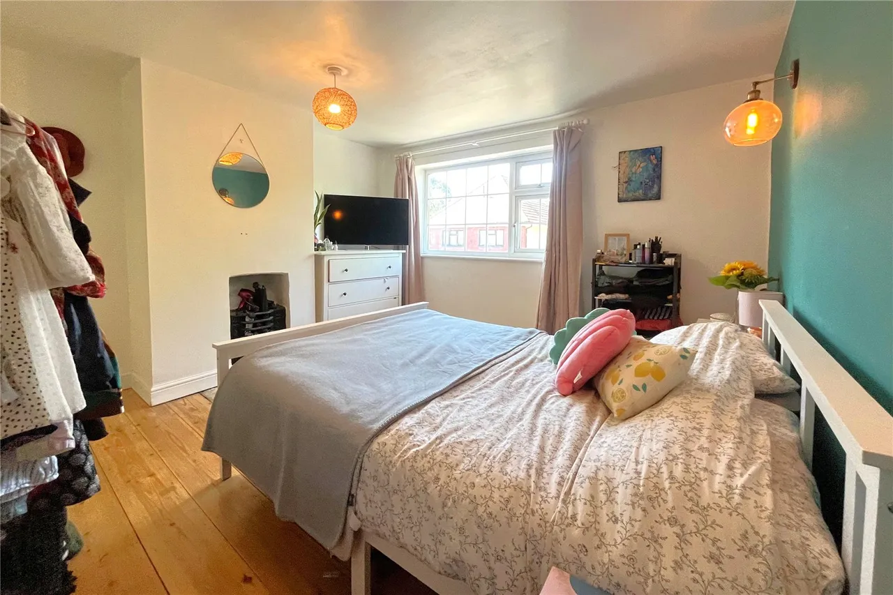 Upper Hale Road, Farnham, Surrey, GU9 0NS, photo 8