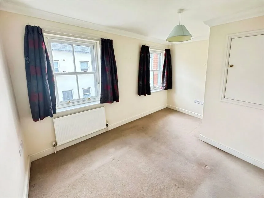 High Street, EX7, photo 6