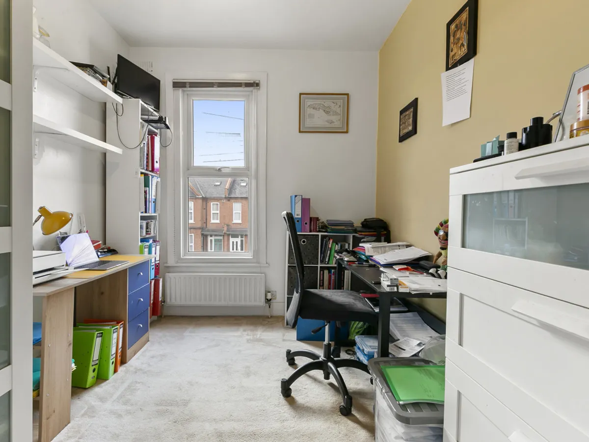 Balloch Road, London, SE6, photo 12