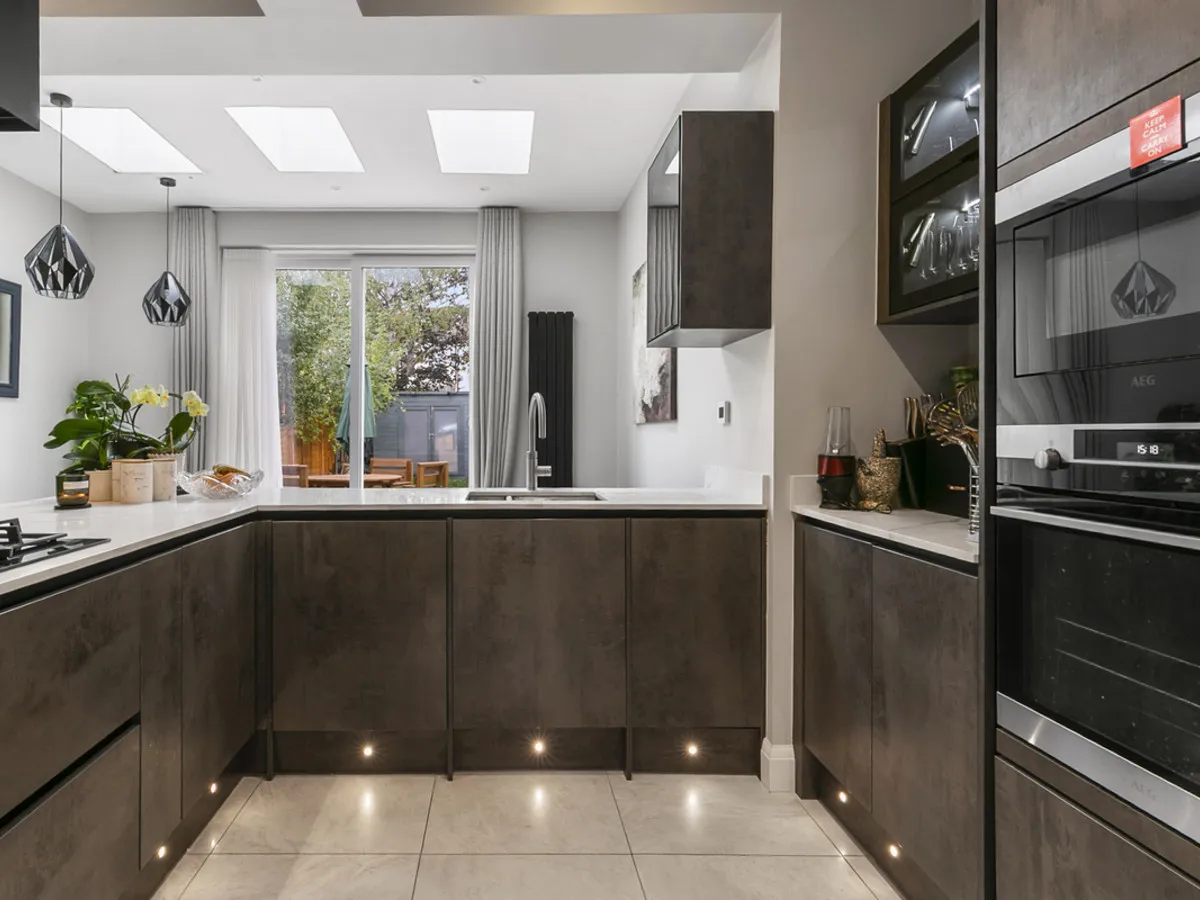 Balloch Road, London, SE6, photo 3