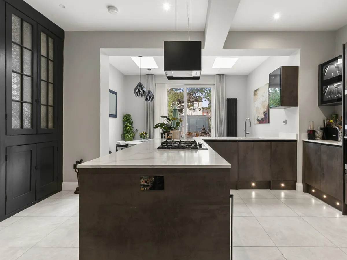 Balloch Road, London, SE6, photo 2