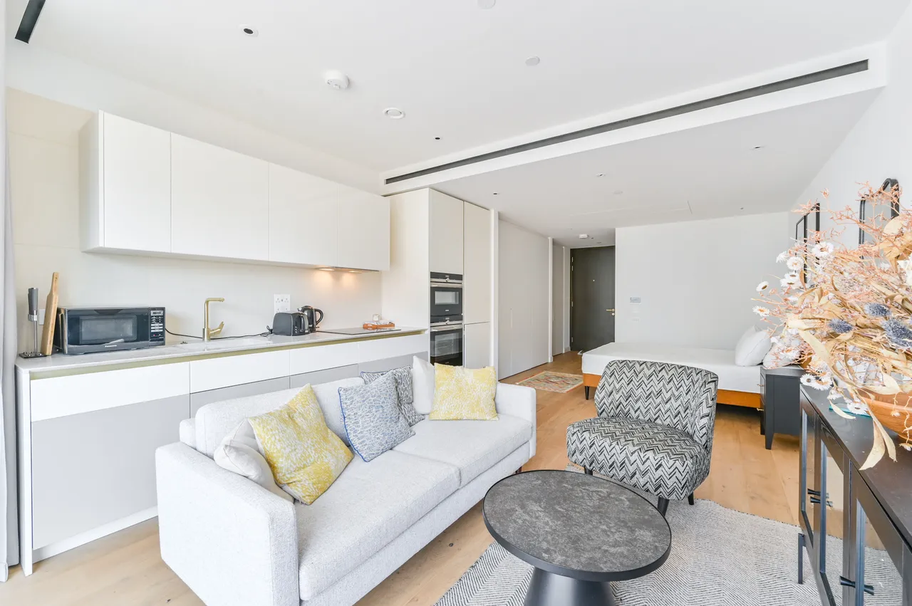 London, SW11, photo 5
