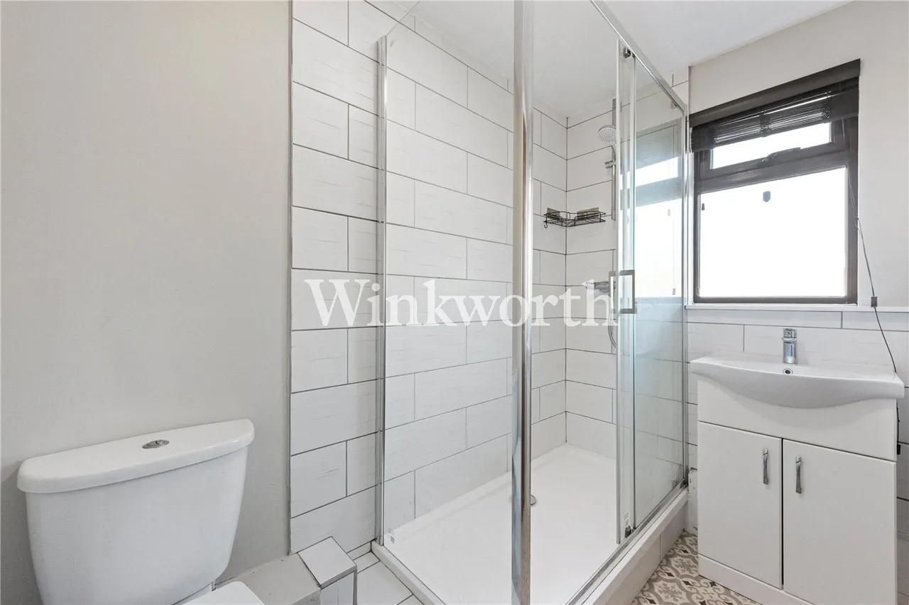 Hamilton Way, London, N13, photo 8
