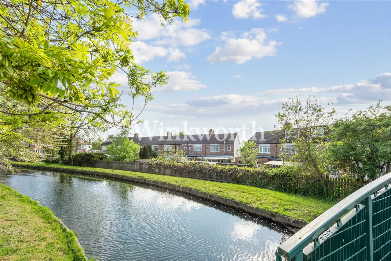 Hamilton Way, London, N13, photo 4