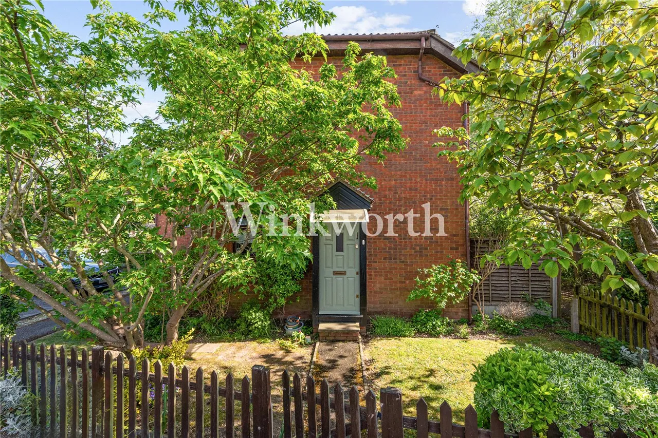 Hamilton Way, London, N13, photo 2