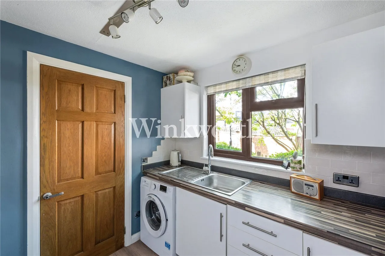 Hamilton Way, London, N13, photo 5
