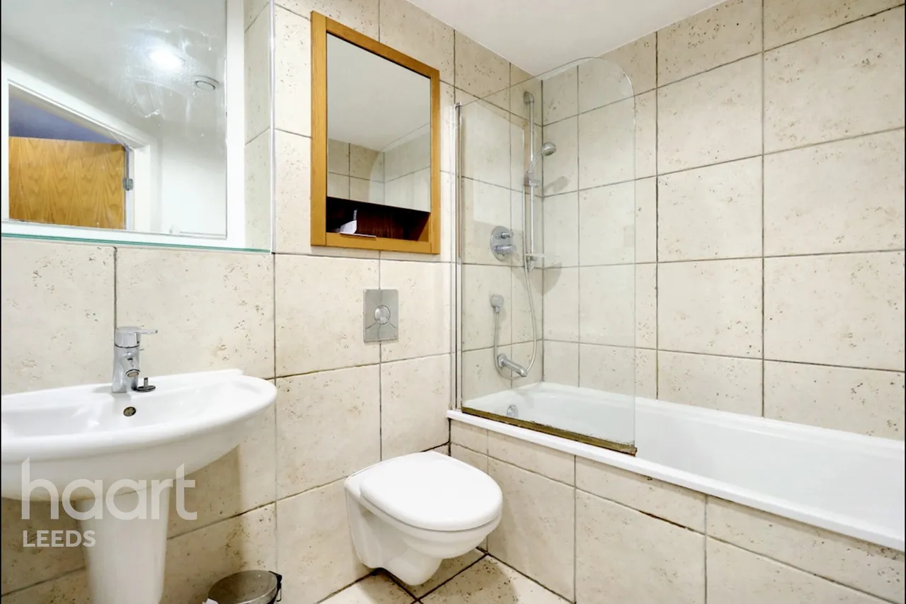 Armouries Way, Leeds, LS10, photo 5