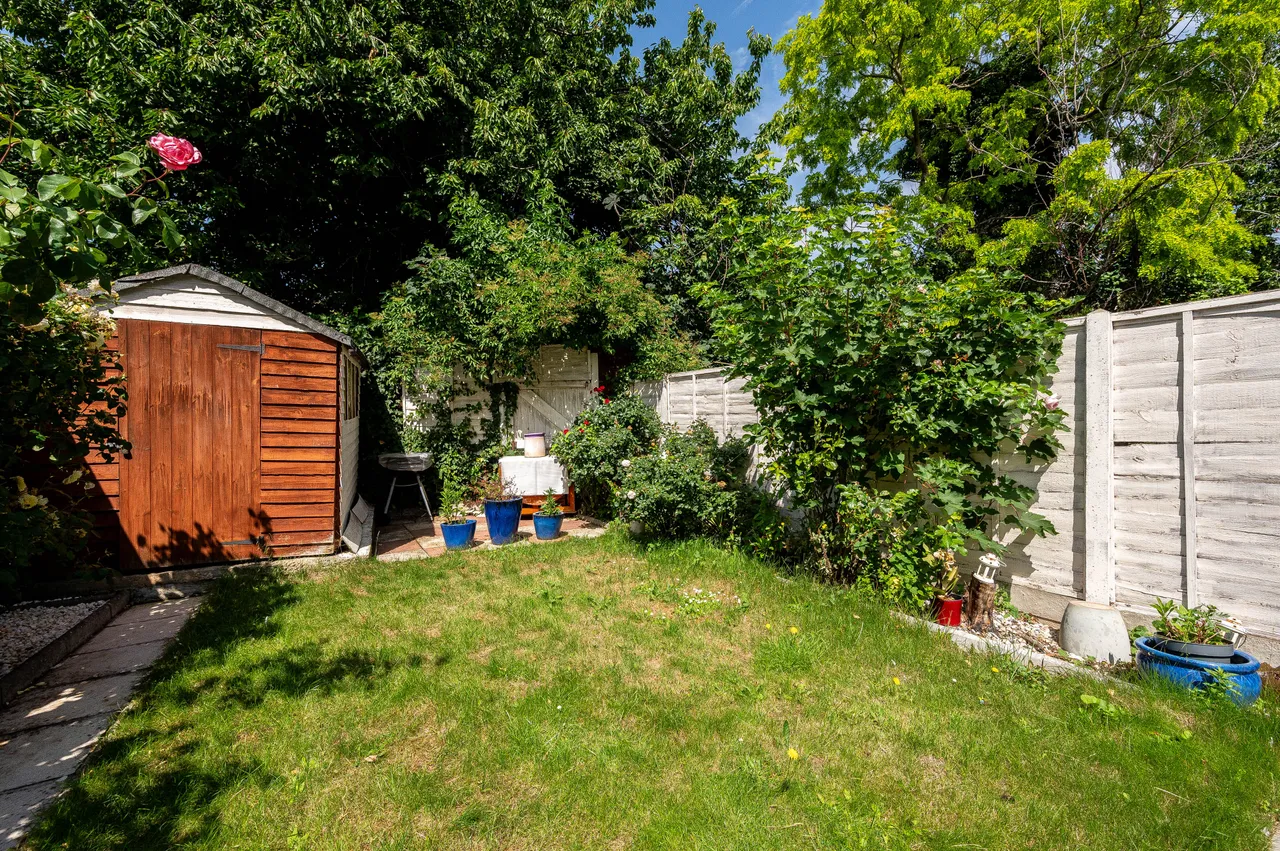 121 Milborough Crescent, London, photo 9
