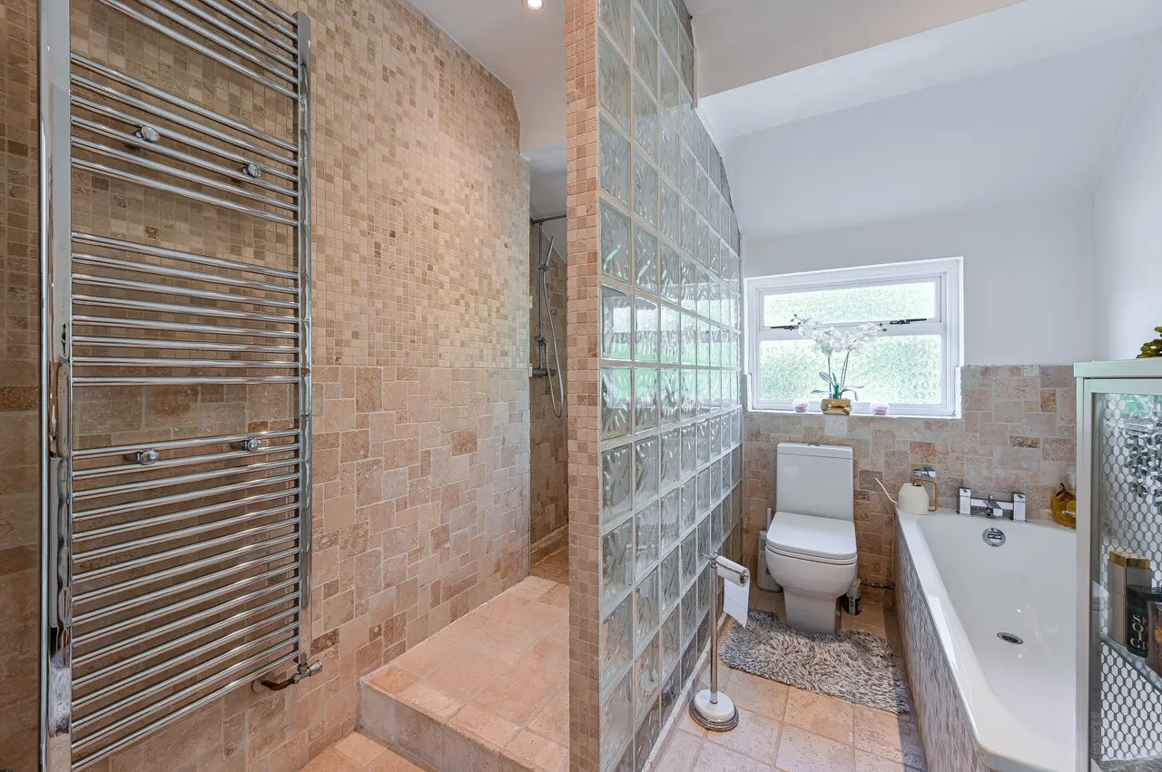 121 Milborough Crescent, London, photo 8
