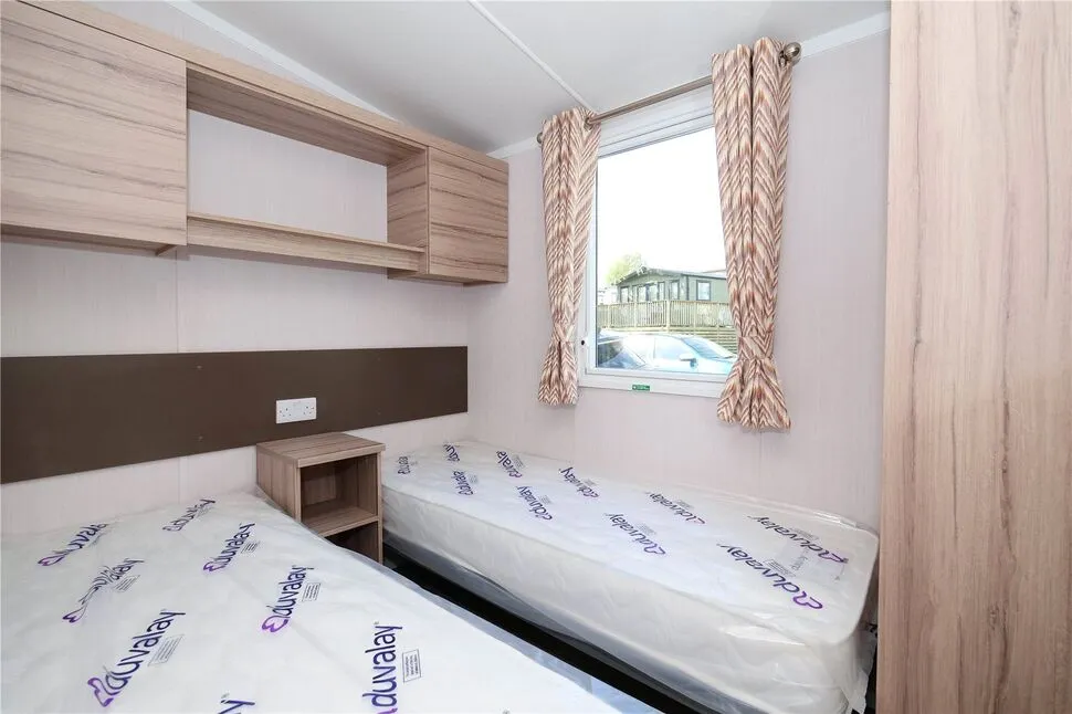 Glen Road, Baildon, West Yorkshire, BD17, photo 7