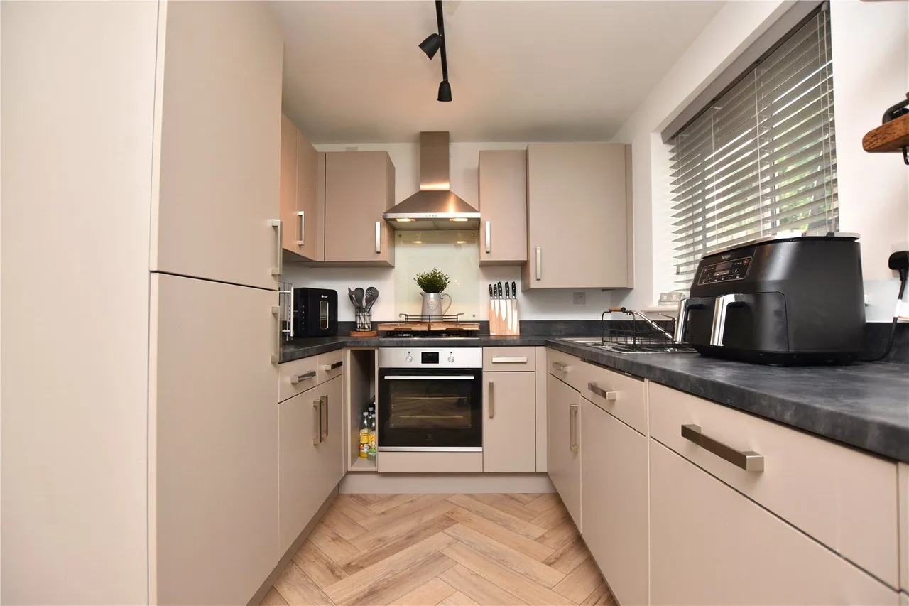 Woodpecker Road, Dewsbury, WF12, photo 14