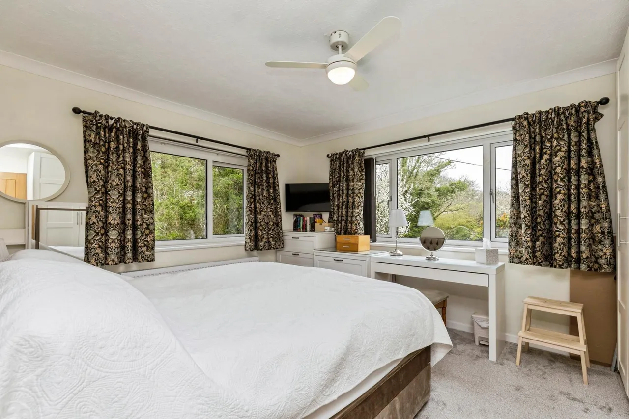 Steeres Hill, Horsham, RH12, photo 8