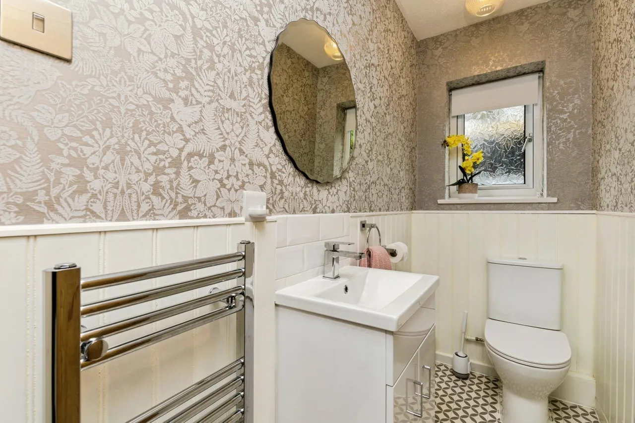 Steeres Hill, Horsham, RH12, photo 13