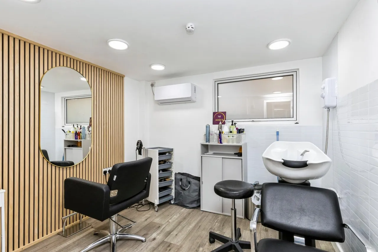Steeres Hill, Horsham, RH12, photo 15