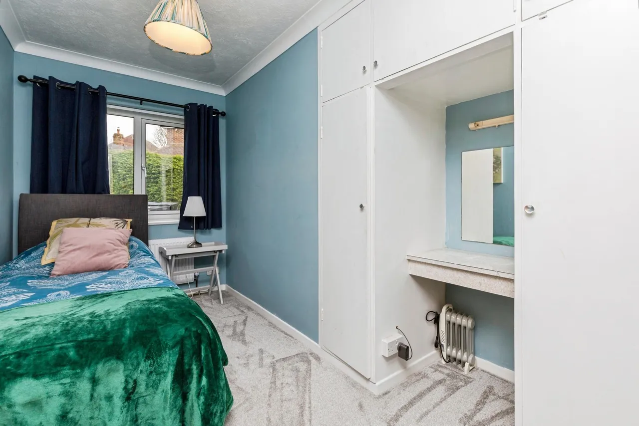 Steeres Hill, Horsham, RH12, photo 11