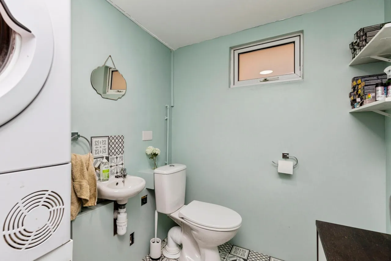 Steeres Hill, Horsham, RH12, photo 14