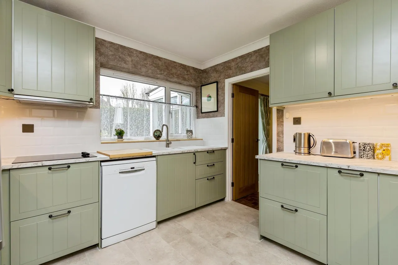 Steeres Hill, Horsham, RH12, photo 4