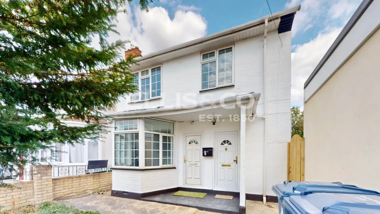 Thorn Close, Northolt, UB5, photo 13