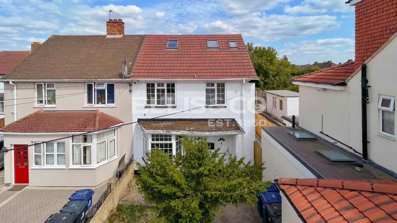 Thorn Close, Northolt, UB5, photo 15