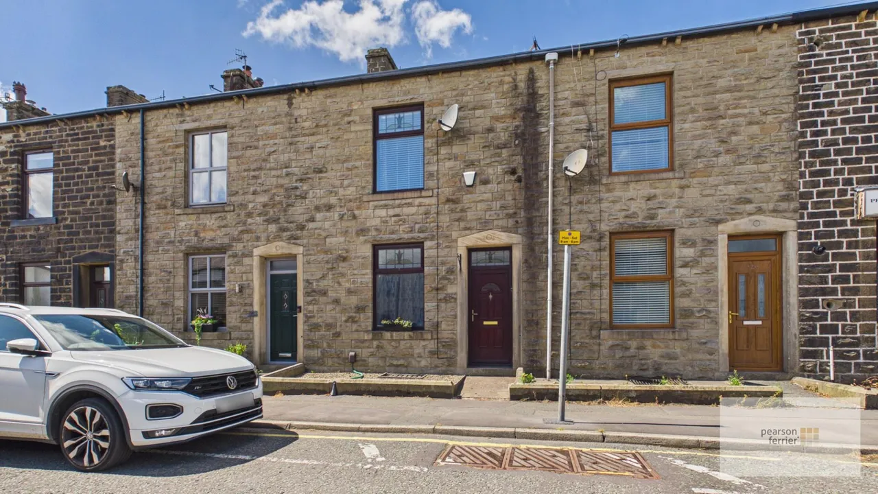2 bed house for sale — Burnley Road, Loveclough, Rossendale, BB4 8QL
