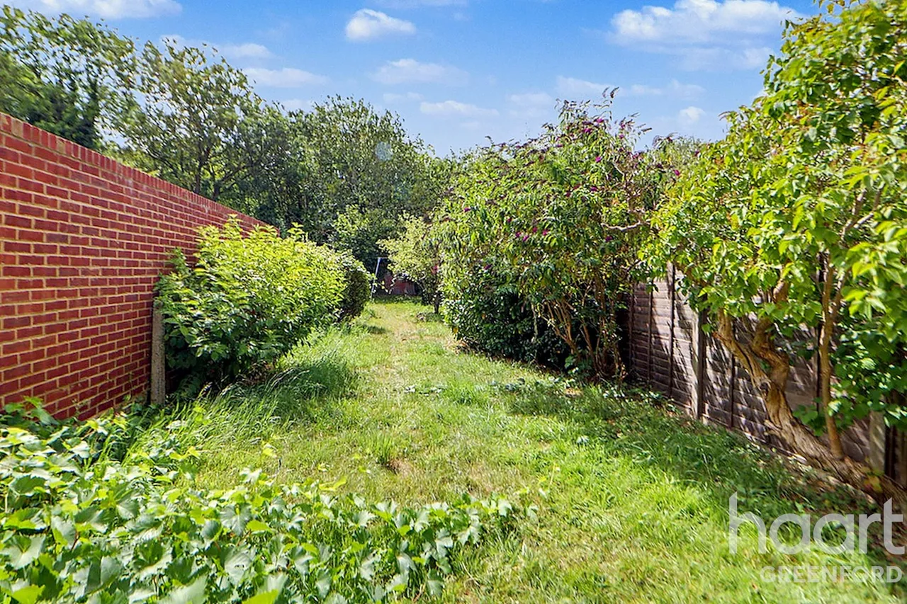 Robin Hood Way, Greenford, UB6, photo 7