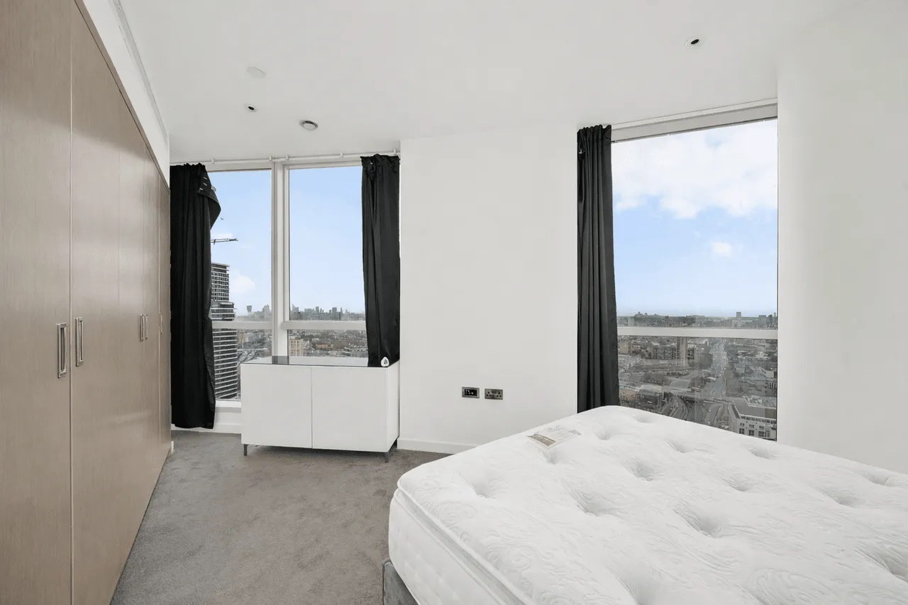 Apartment 3409, Charrington Tower, 11 Biscayne Avenue, London, E14 9BQ, photo 6