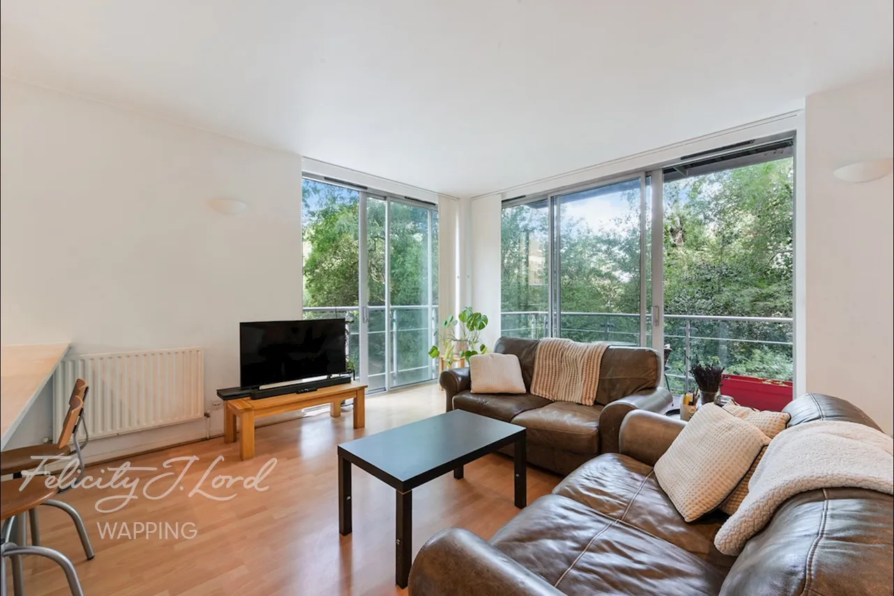 2 bed flat for sale, Monza Street, London, E1W