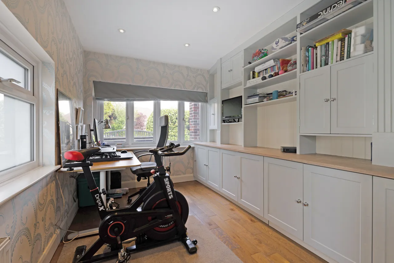 Epsom Road, Epsom, KT17, photo 10