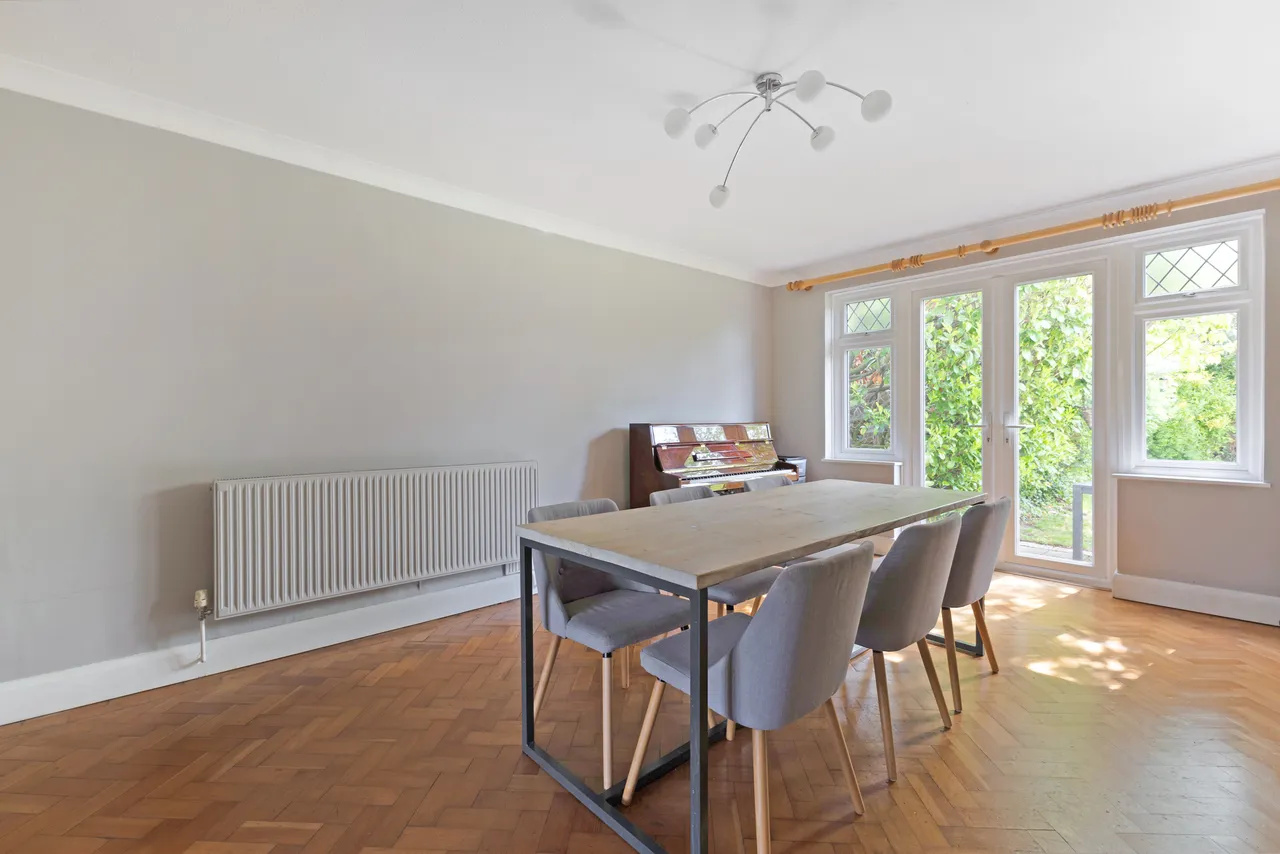 Epsom Road, Epsom, KT17, photo 4