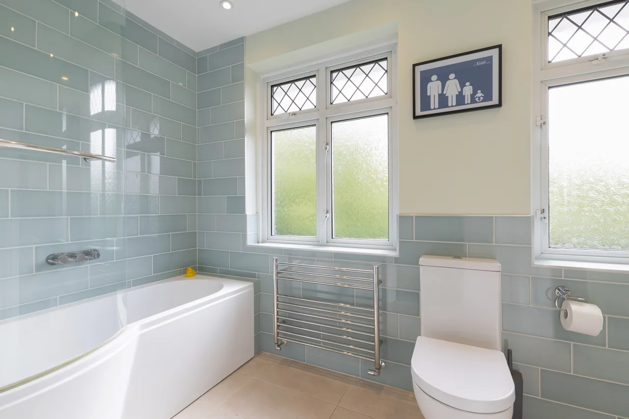 Epsom Road, Epsom, KT17, photo 11