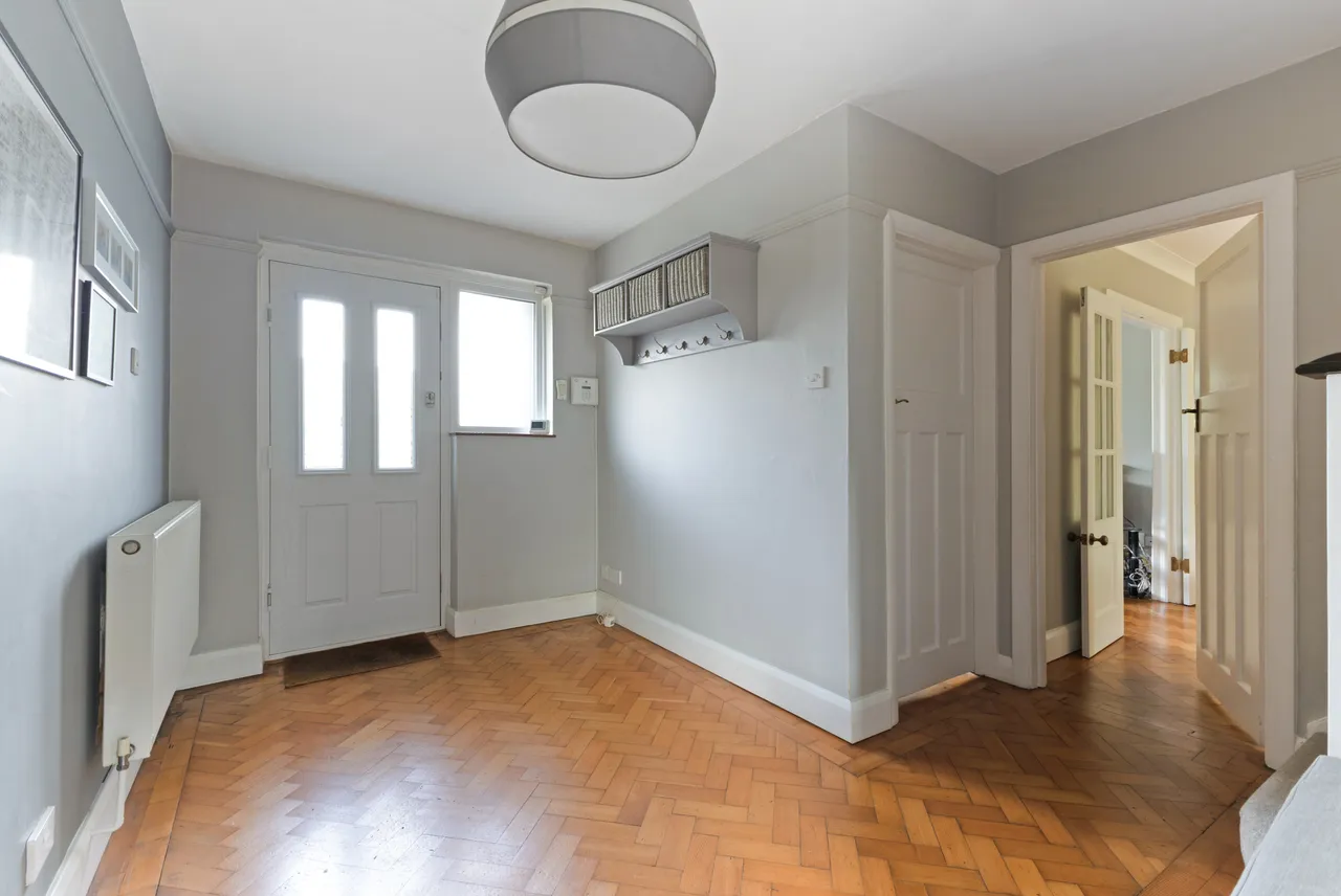 Epsom Road, Epsom, KT17, photo 6