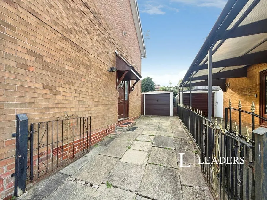 Cambridge Drive, Newcastle, ST5, photo 13