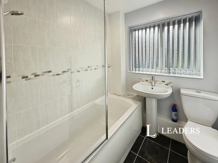 Cambridge Drive, Newcastle, ST5, photo 10