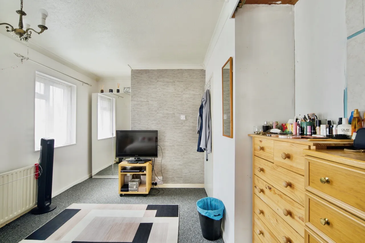 Sterling Avenue, Waltham Cross, EN8, photo 14