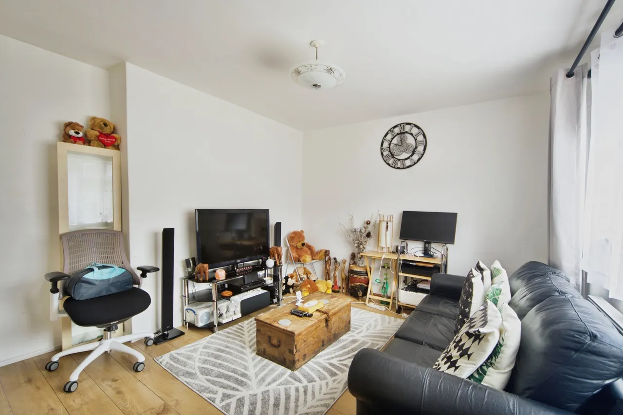 Sterling Avenue, Waltham Cross, EN8, photo 8