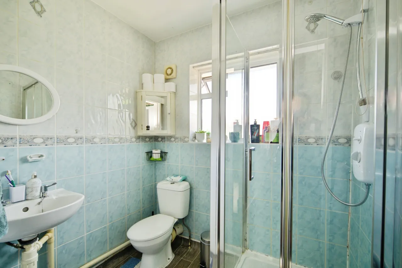 Sterling Avenue, Waltham Cross, EN8, photo 16