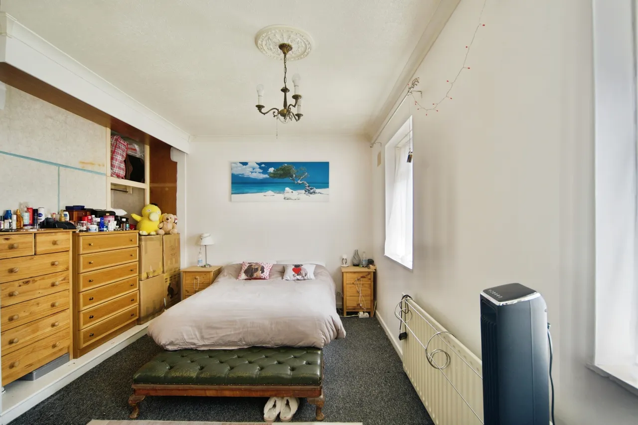 Sterling Avenue, Waltham Cross, EN8, photo 13
