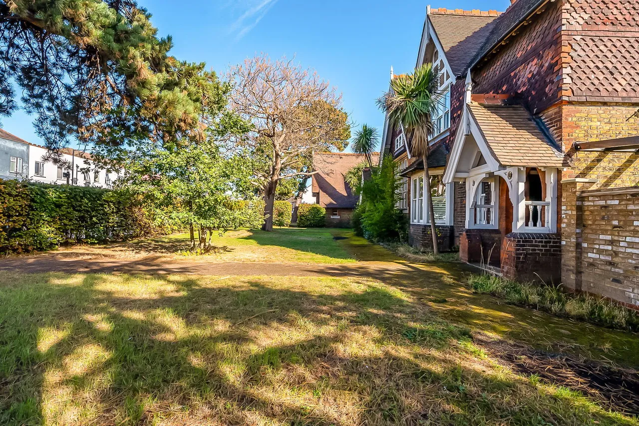 Upper Wickham Lane, Welling, DA16, photo 16