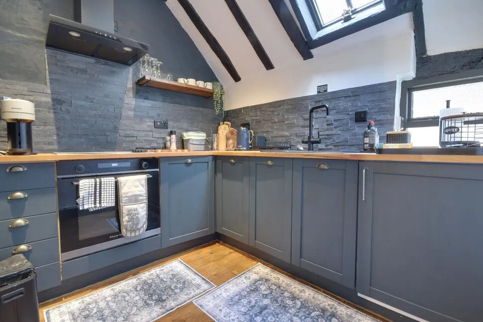 Hucksteps Row, Church Square, East Sussex, TN31, photo 2