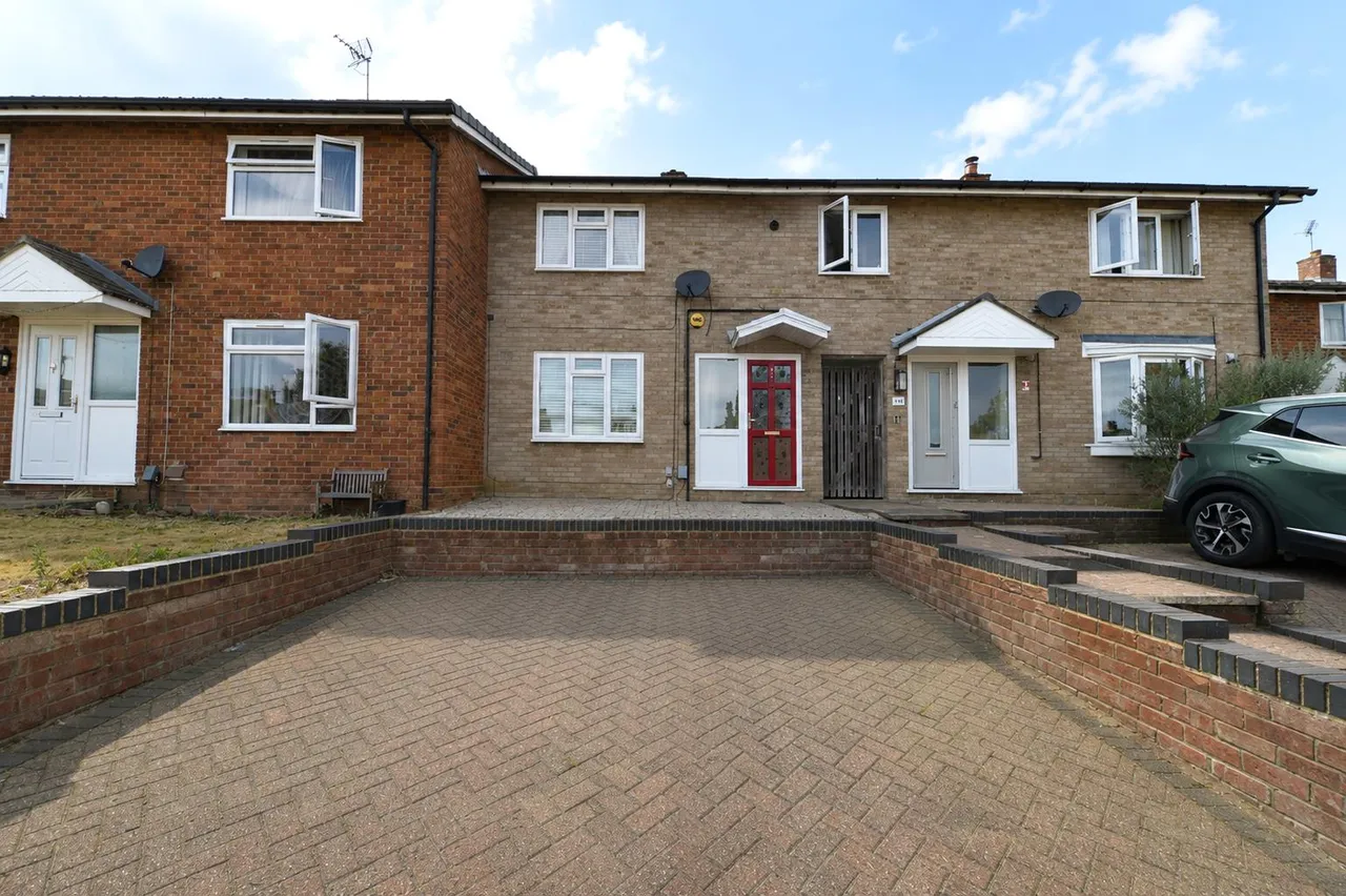 2 bed house for sale — Newton Road, Stevenage, Herts, SG2 0BU