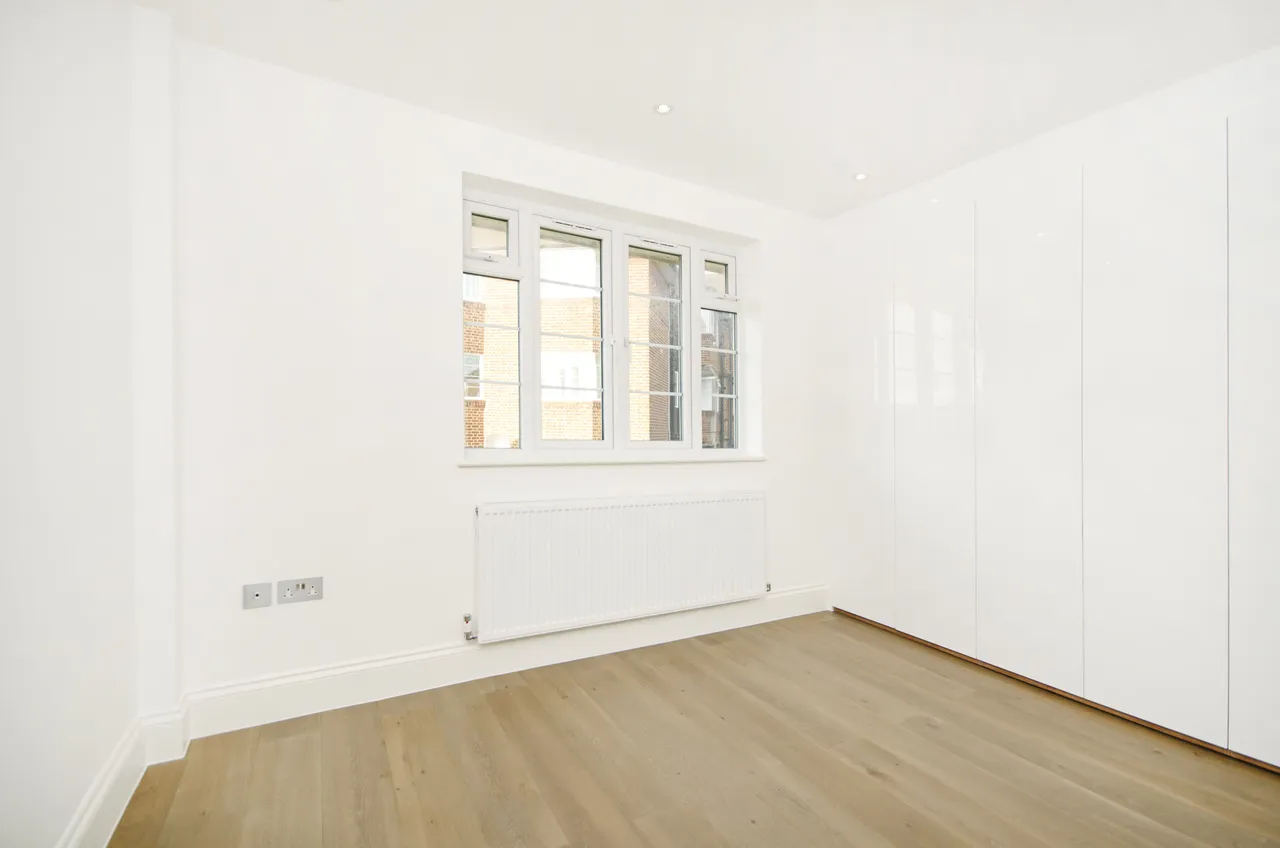 65 Beaufort Park, London, photo 4