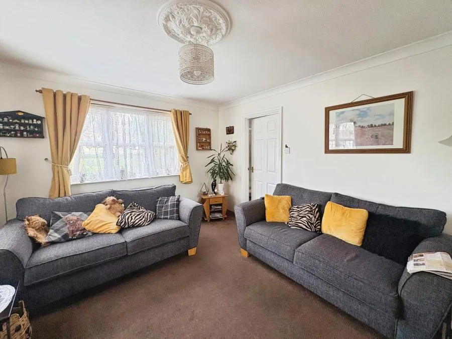 Kingslea Park, East Cowes, PO32, photo 4