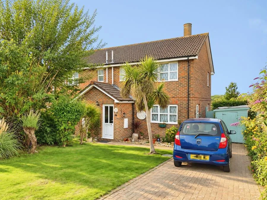 3 bed house for sale, Kingslea Park, East Cowes, PO32